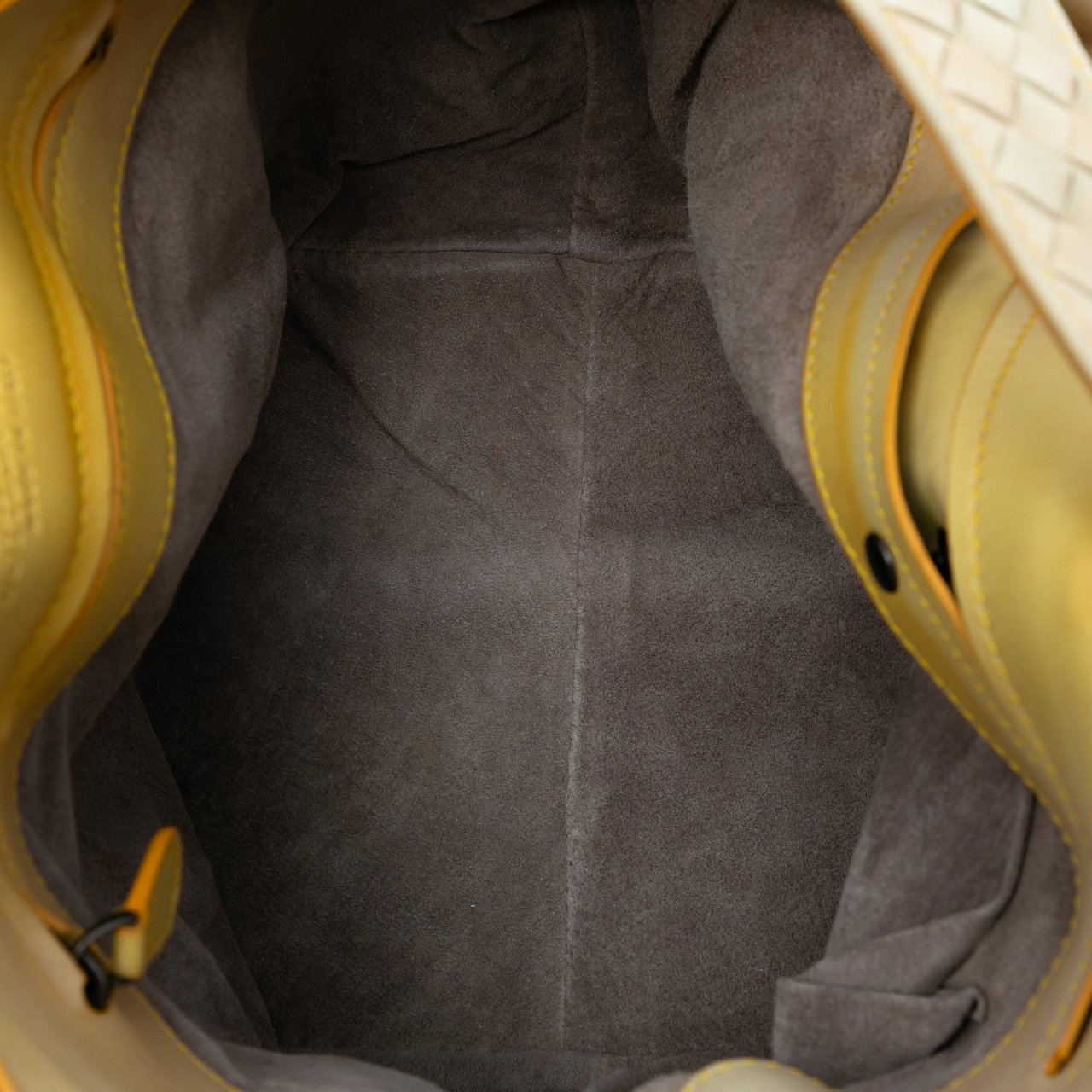 Bottega Veneta Nappa Intrecciato Nuance Bucket Bag Geel