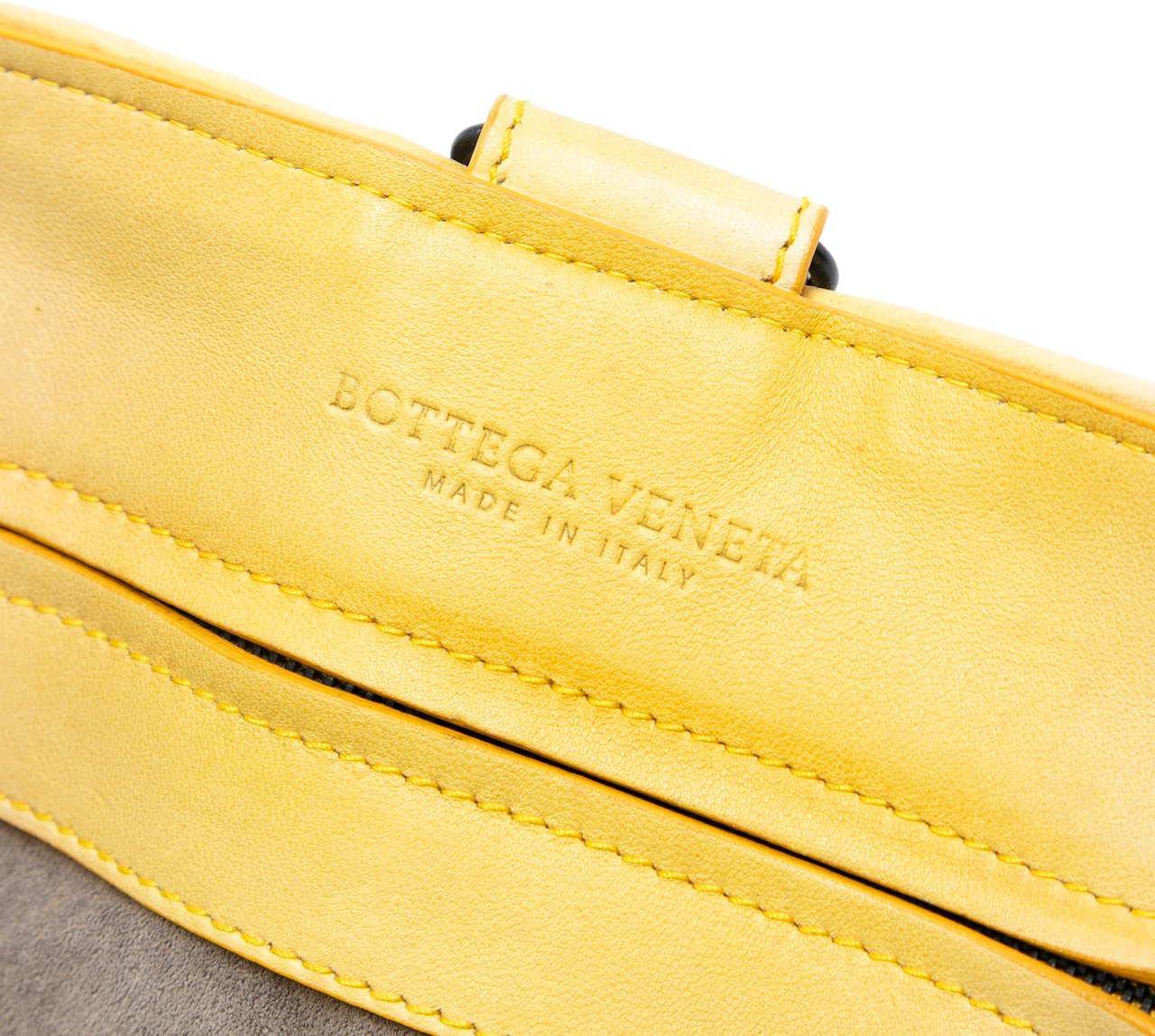 Bottega Veneta Nappa Intrecciato Nuance Bucket Bag Geel