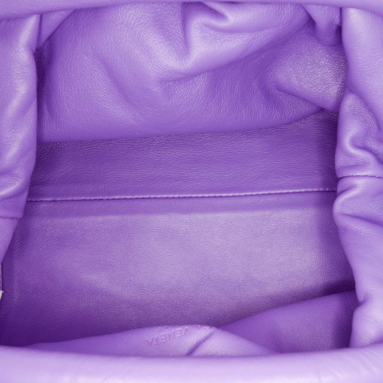 Bottega Veneta Lambskin The Mini Pouch Crossbody Paars