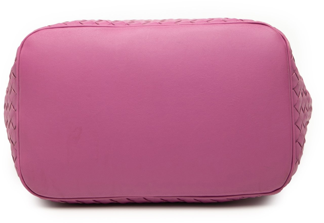 Bottega Veneta Nappa Intrecciato Bucket Bag Roze
