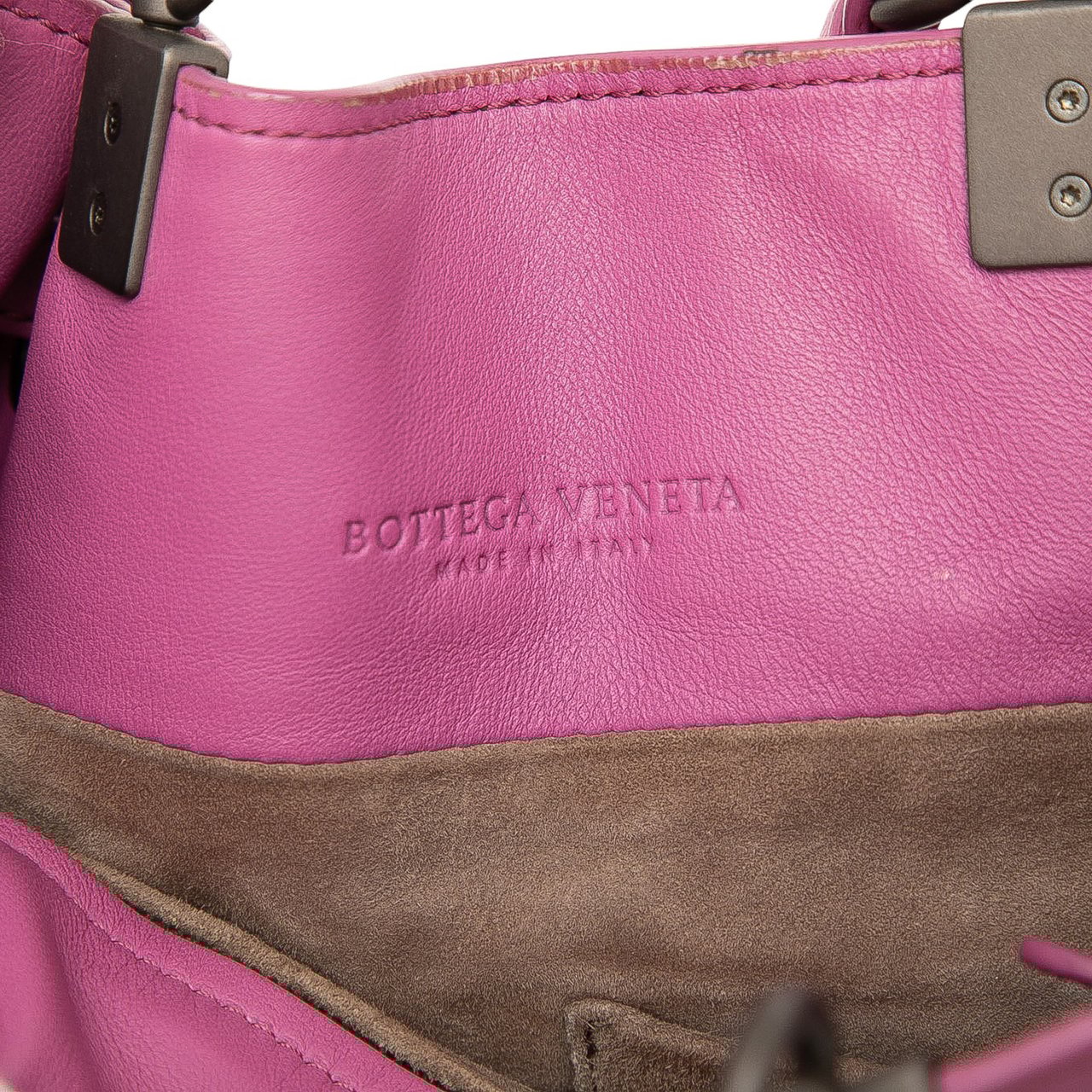 Bottega Veneta Nappa Intrecciato Bucket Bag Roze
