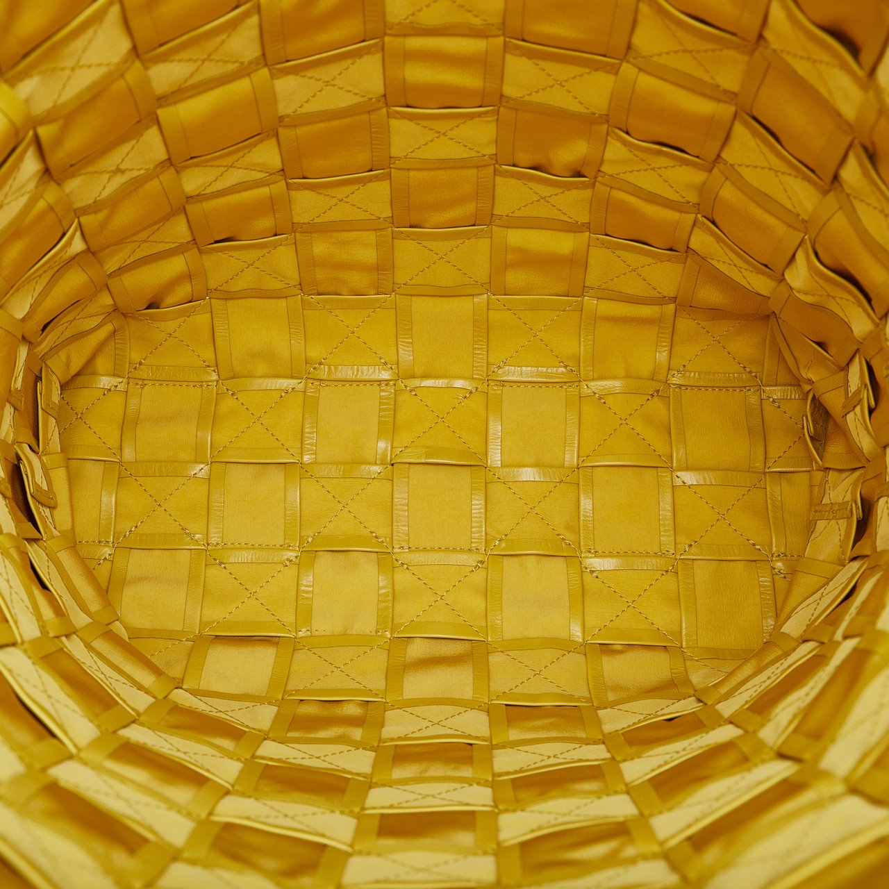 Bottega Veneta Nappa Maxi Intrecciato Cassette Tote Geel