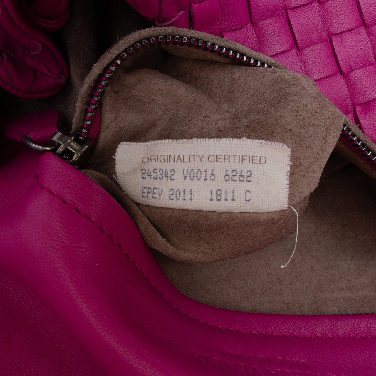 Bottega Veneta Nappa Intrecciato Flap Crossbody Roze