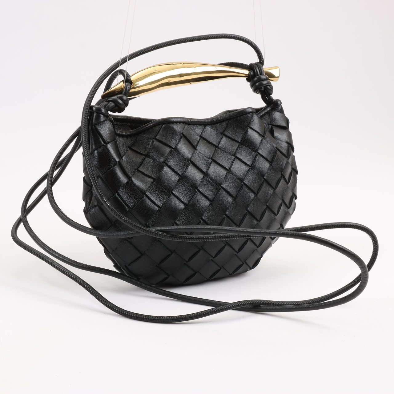 Bottega Veneta Bottega Veneta Intrecciato Sardines Leather Shoulder Bag in Black Zwart