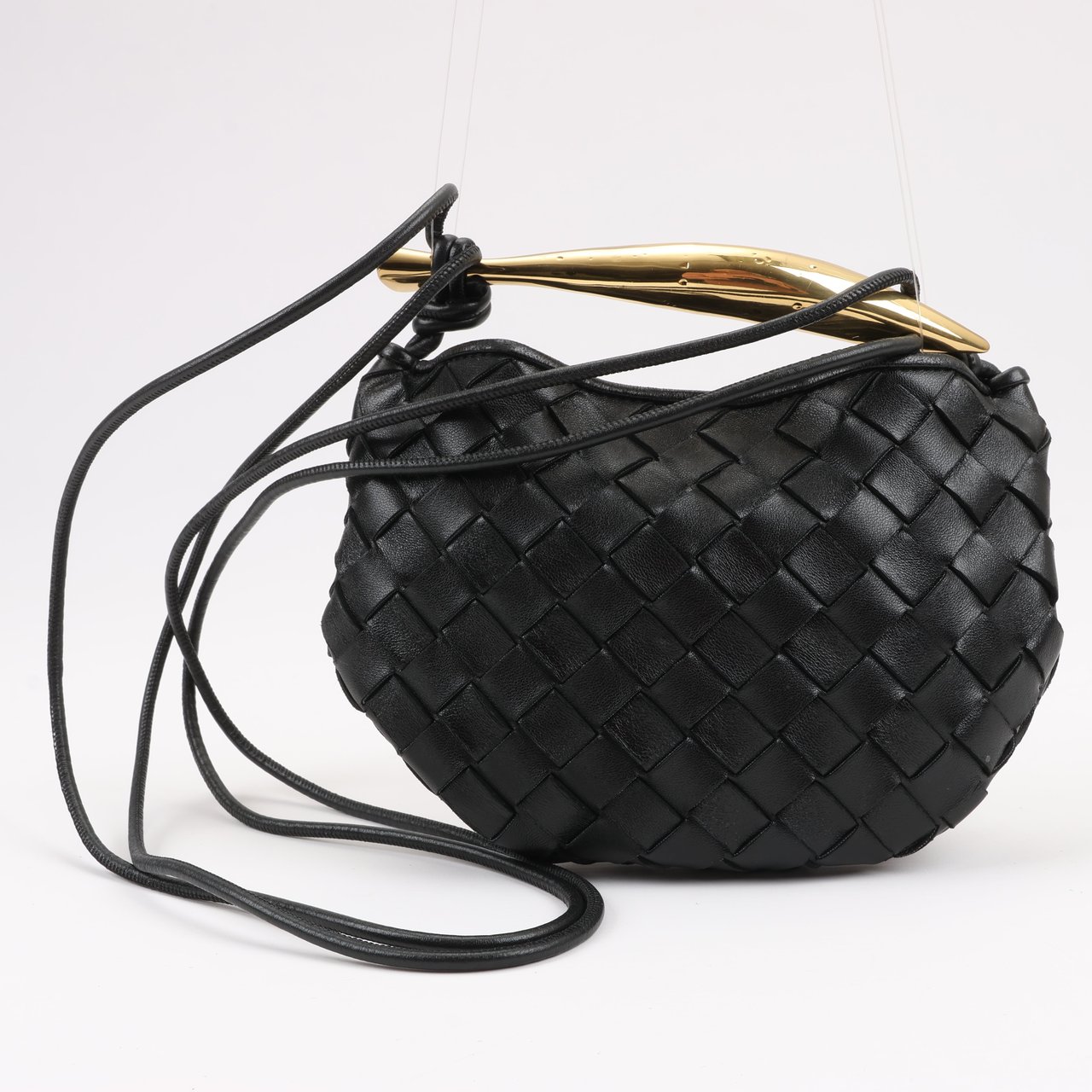 Bottega Veneta Bottega Veneta Intrecciato Sardines Leather Shoulder Bag in Black Zwart