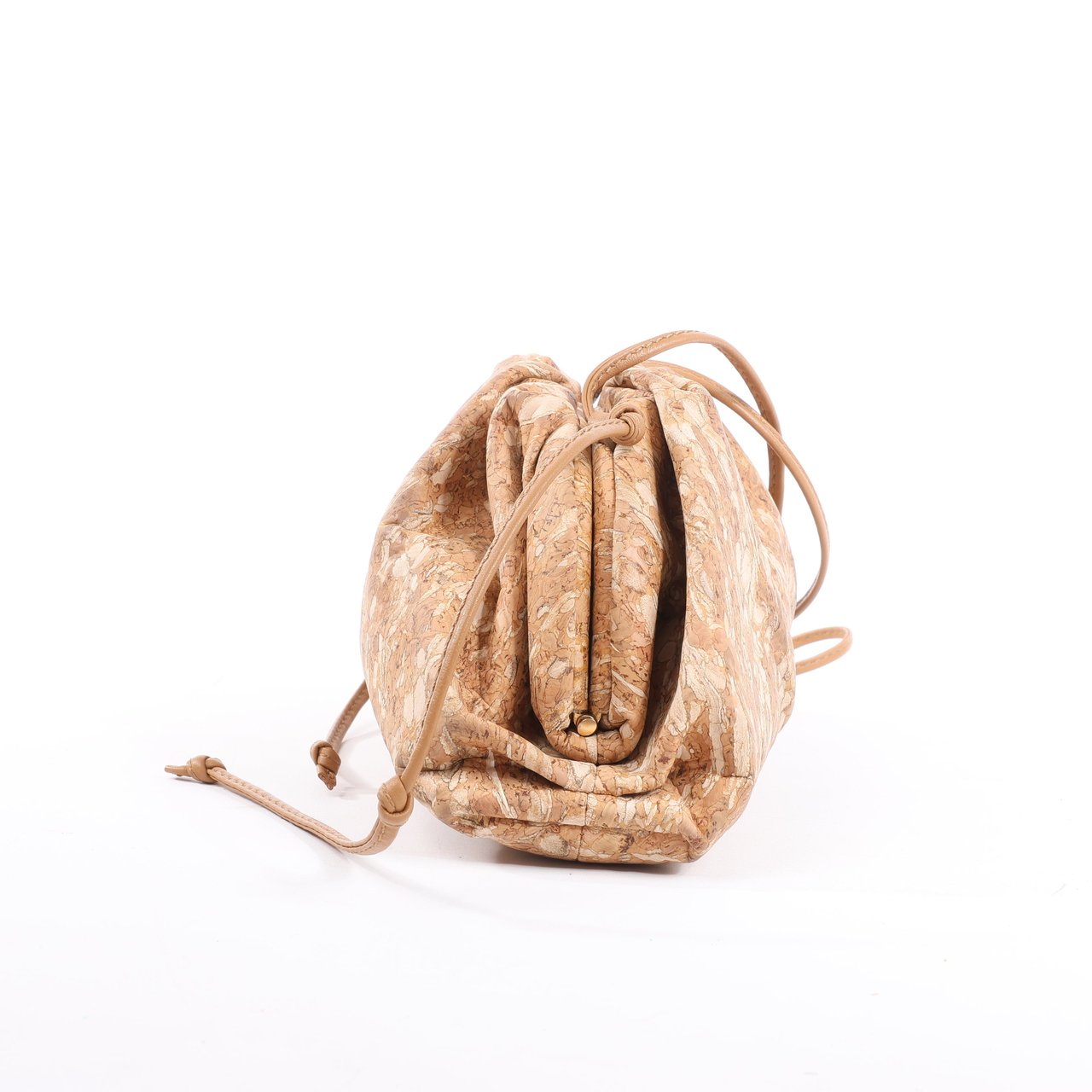 Bottega Veneta Bottega Veneta Mini The Pouch 20 Cork Crossbody bag in Beige Beige