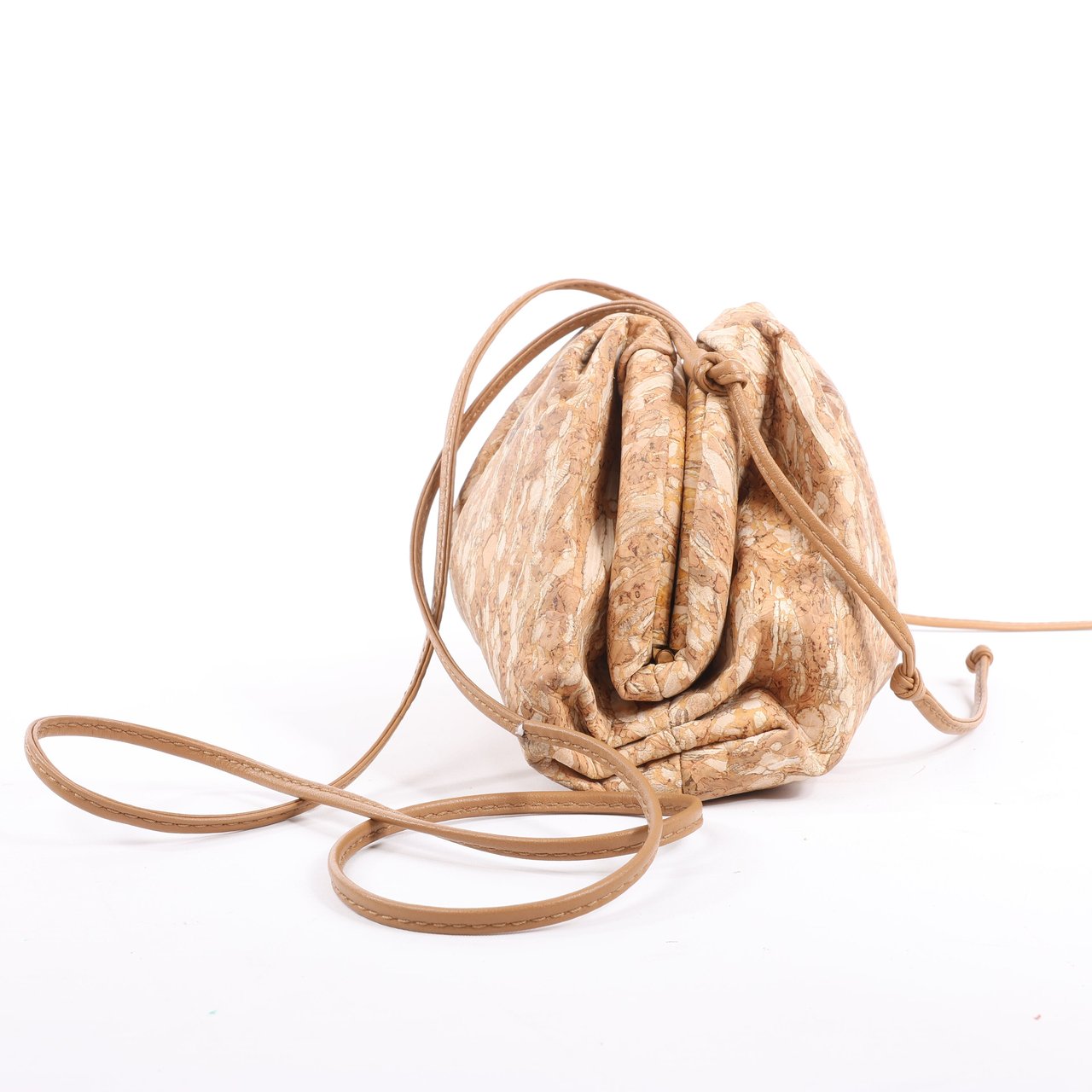 Bottega Veneta Bottega Veneta Mini The Pouch 20 Cork Crossbody bag in Beige Beige