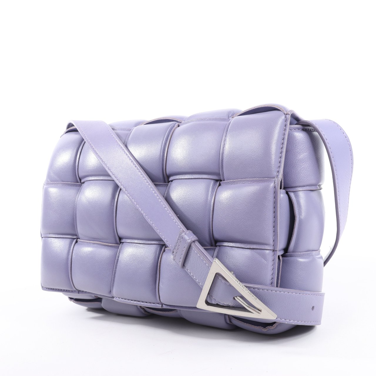 Bottega Veneta Bottega Veneta Padded Cassette Maxi Intrecciato Leather Shoulder Bag in Purple Paars