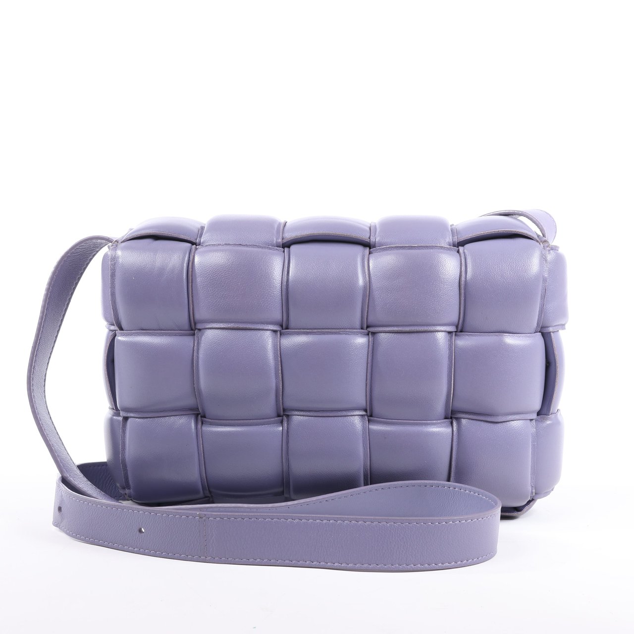 Bottega Veneta Bottega Veneta Padded Cassette Maxi Intrecciato Leather Shoulder Bag in Purple Paars