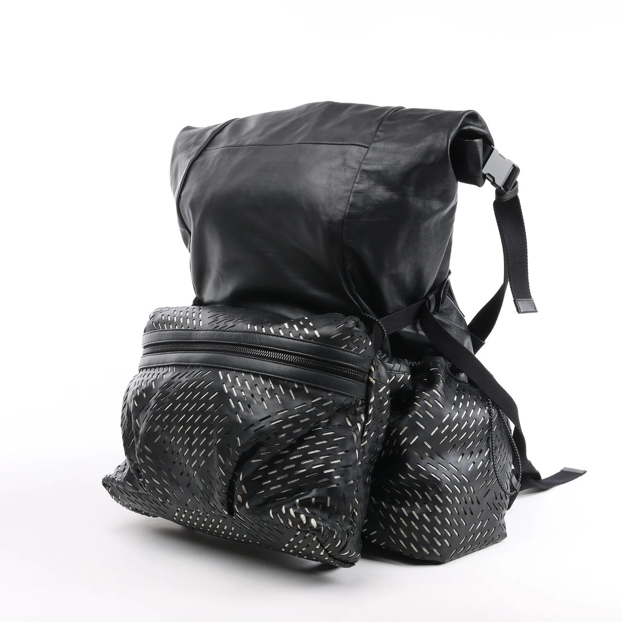 Bottega Veneta Bottega Veneta Perforated Leather Backpack in Black Zwart