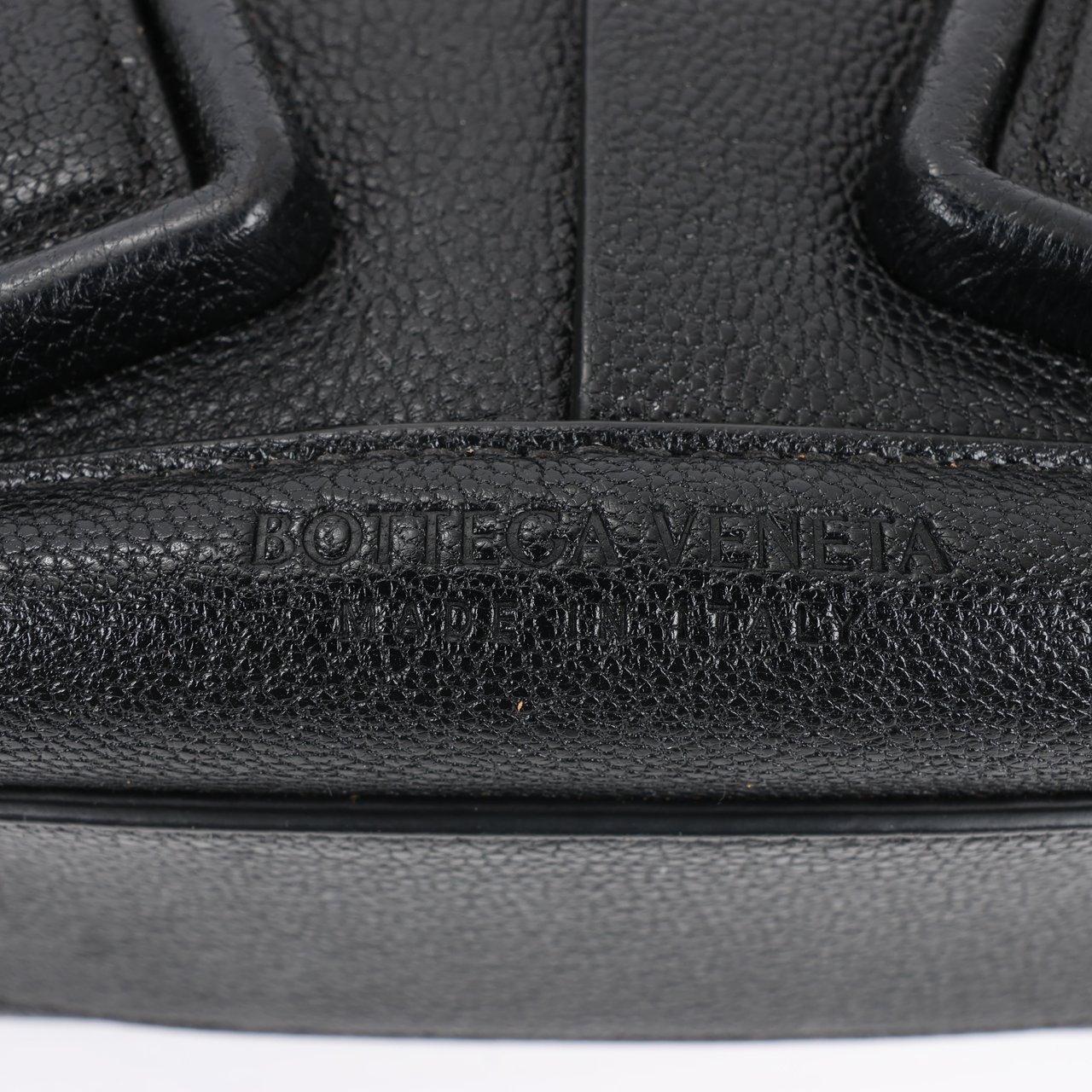 Bottega Veneta Bottega Veneta Arco Mini Leather Maxi Intrecciato 2Way Handbag in Black Zwart