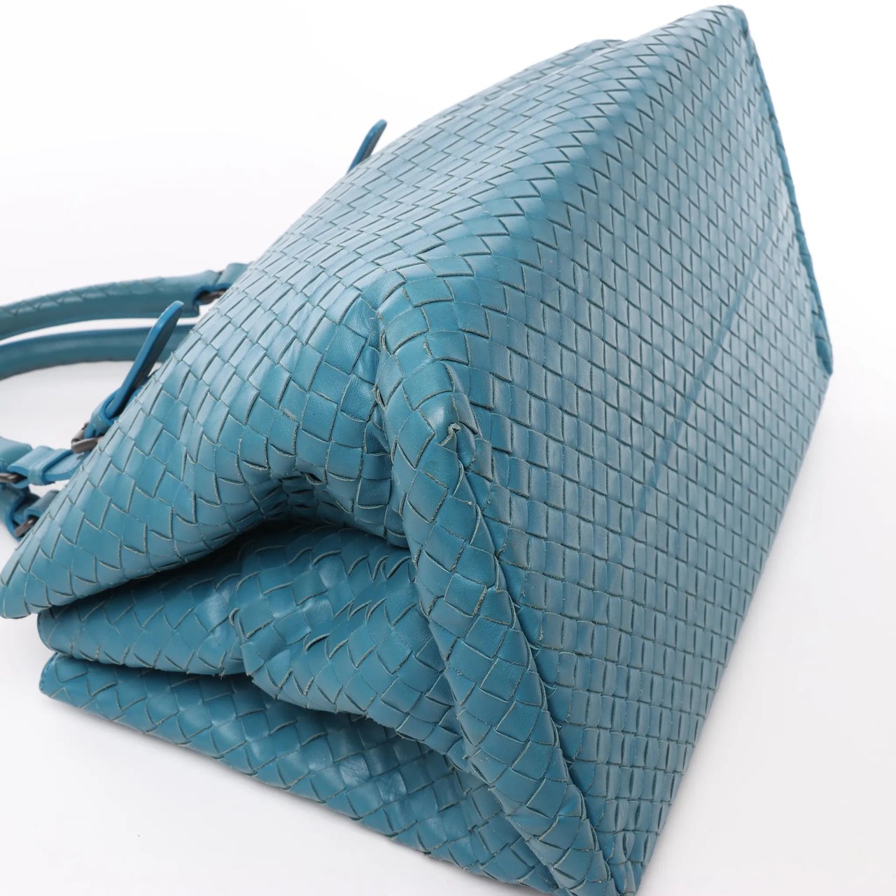 Bottega Veneta Bottega Veneta Intrecciato Roma Leather Handbag in Blue Blauw