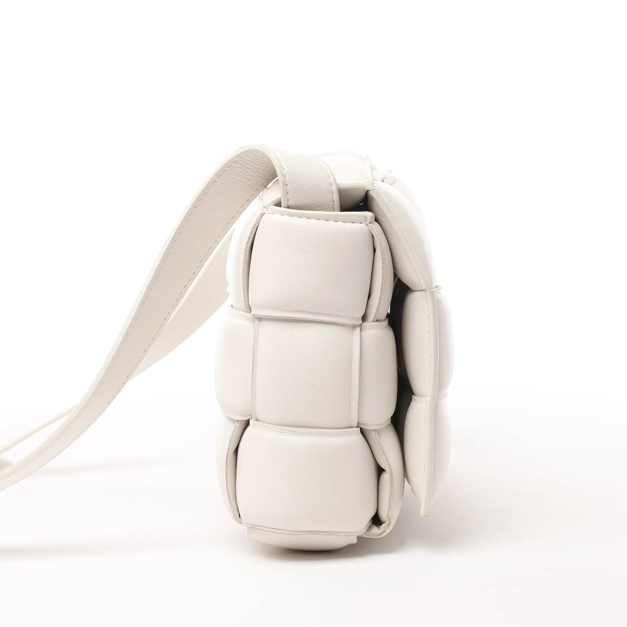 Bottega Veneta Bottega Veneta Padded Cassette Maxi Intrecciato Leather Shoulder Bag in Ecru Beige