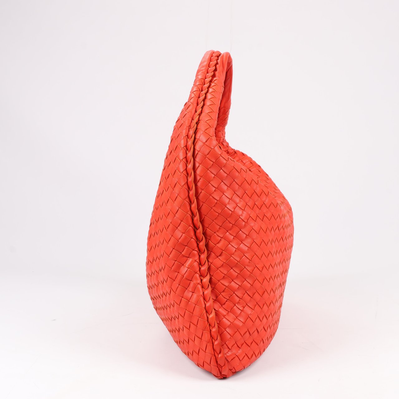 Bottega Veneta Bottega Veneta Intrecciato Hobo Leather Shoulder Bag in Red Rood