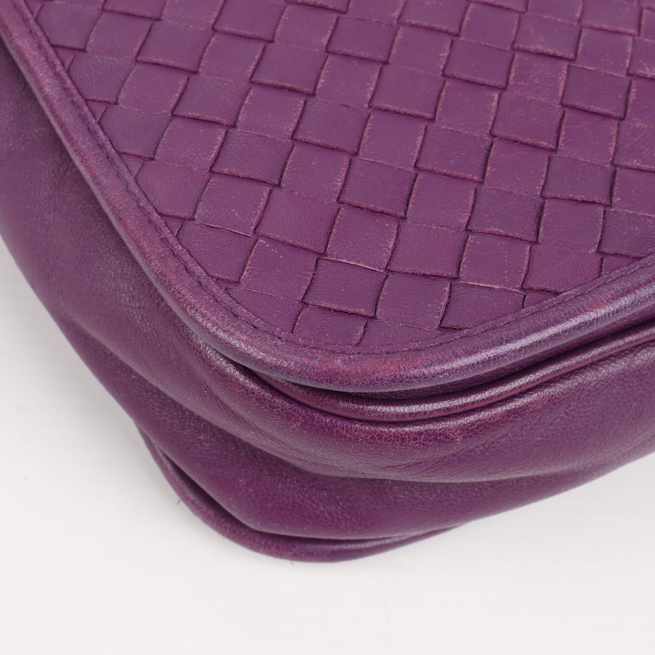 Bottega Veneta BOTTEGA VENETA Intrecciato Leather Shoulder Bag in Purple Paars