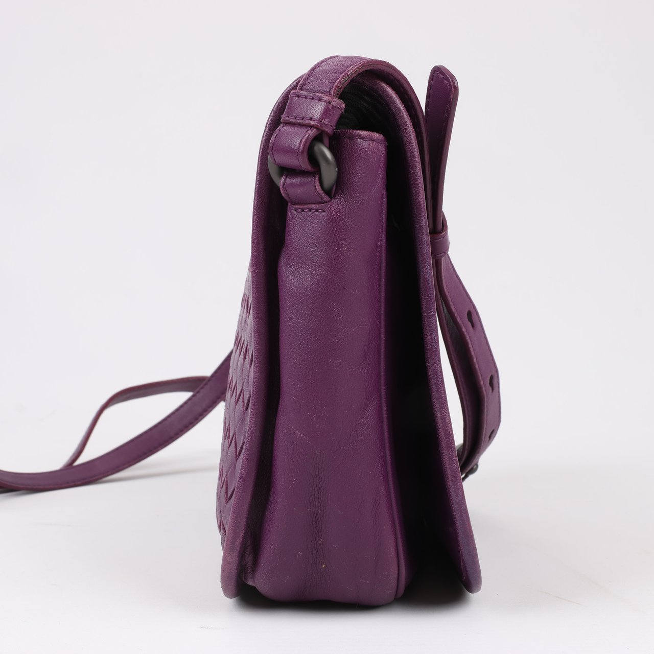 Bottega Veneta BOTTEGA VENETA Intrecciato Leather Shoulder Bag in Purple Paars