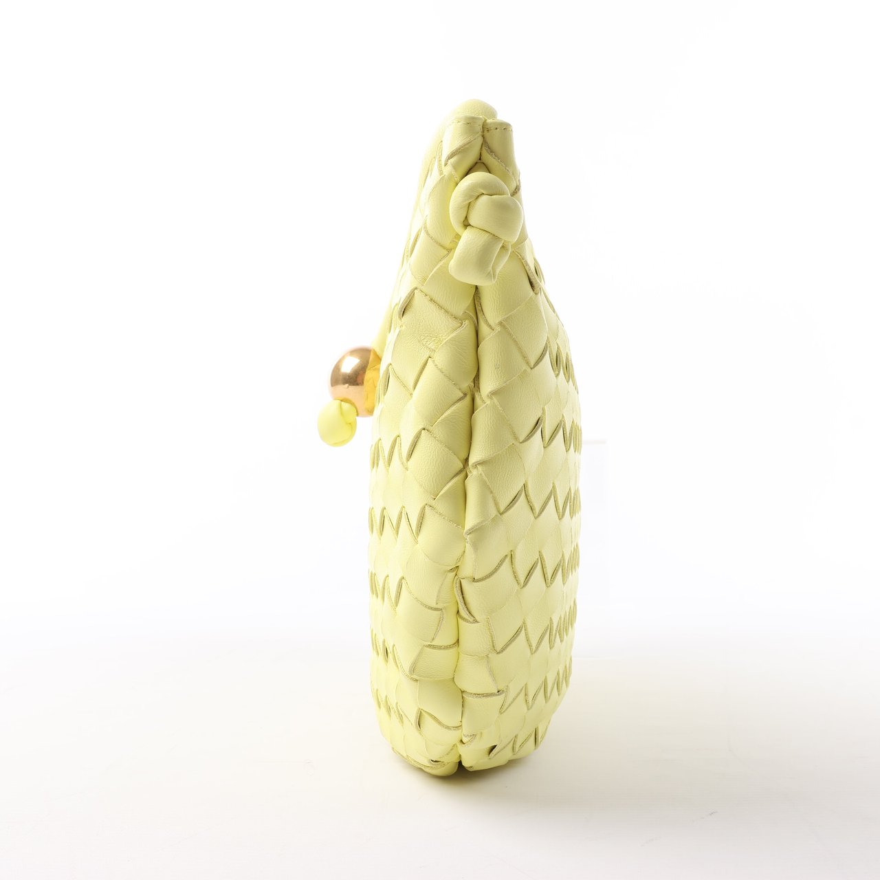 Bottega Veneta Bottega Veneta Intrecciato Medium Turns Pouch Leather Shoulder bag in Yellow Geel