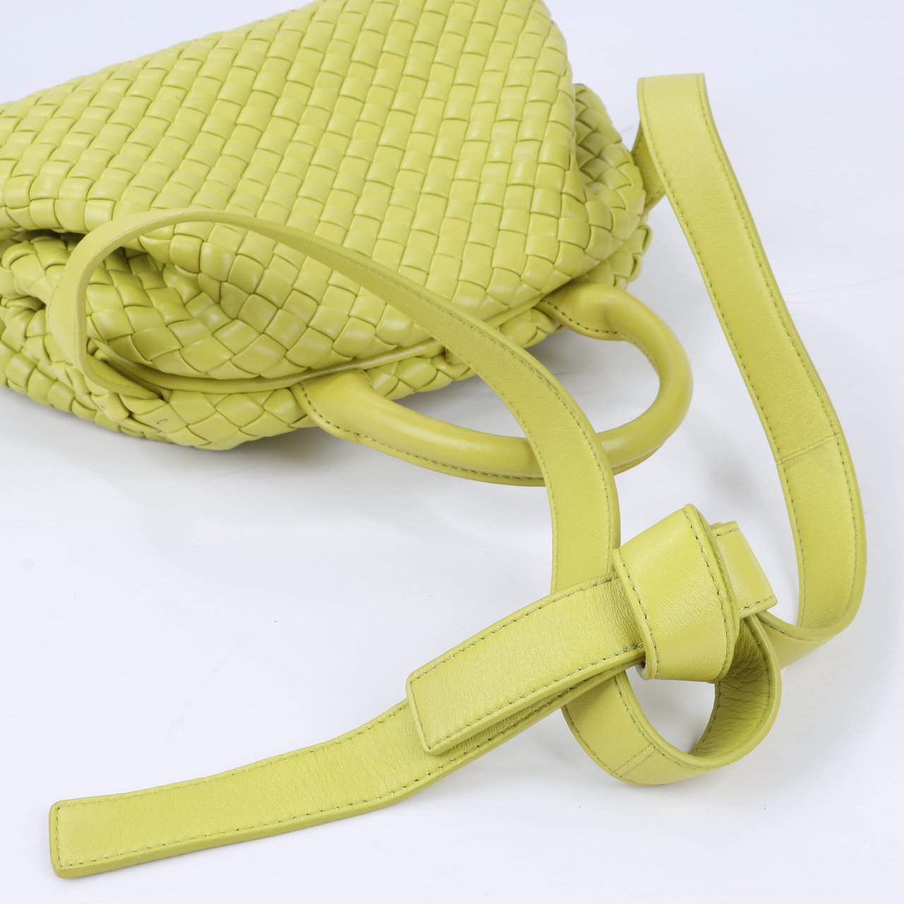 Bottega Veneta Bottega Veneta Intrecciato Small Leather 2Way Handbag in Yellowish Green (Marketplaces) Groen