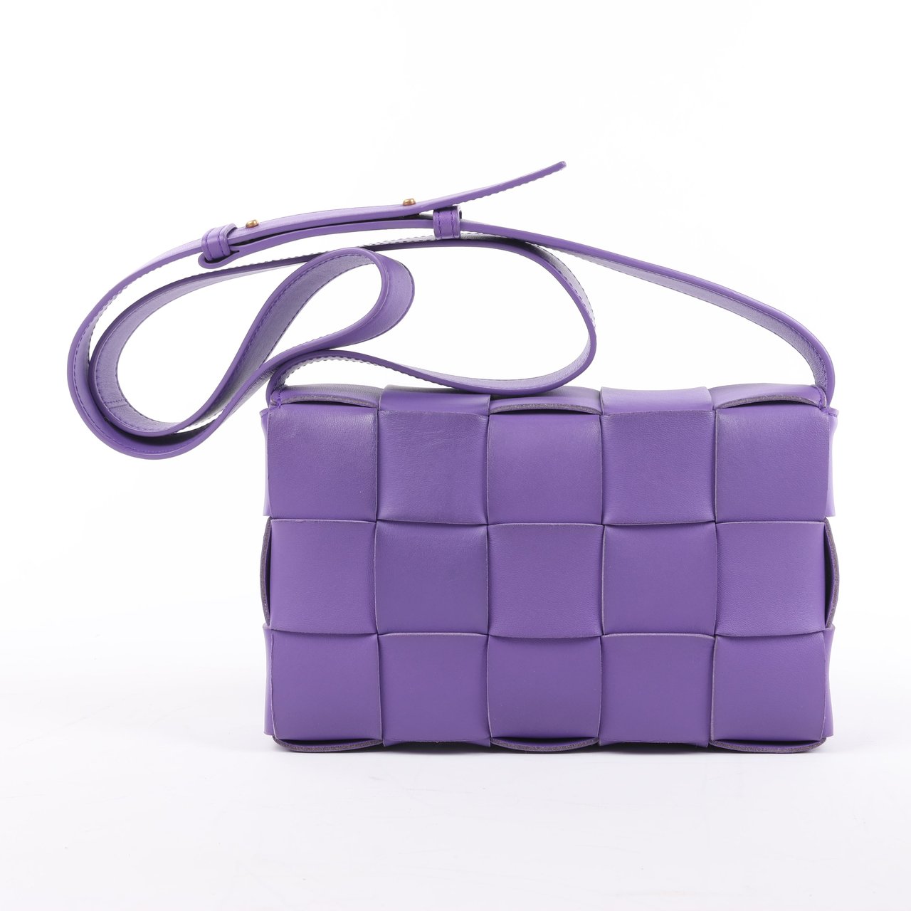 Bottega Veneta Bottega Veneta Maxi Intrecciato Cassette Leather Shoulder Bag in Purple Paars
