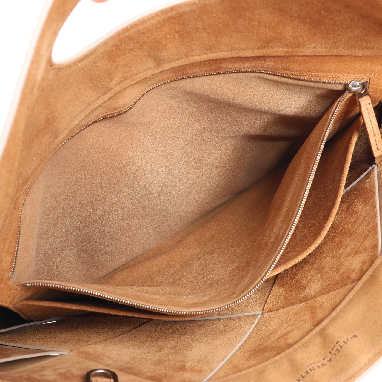 Bottega Veneta Bottega Veneta Maxi Intrecciato Leather Handbag in White Wit