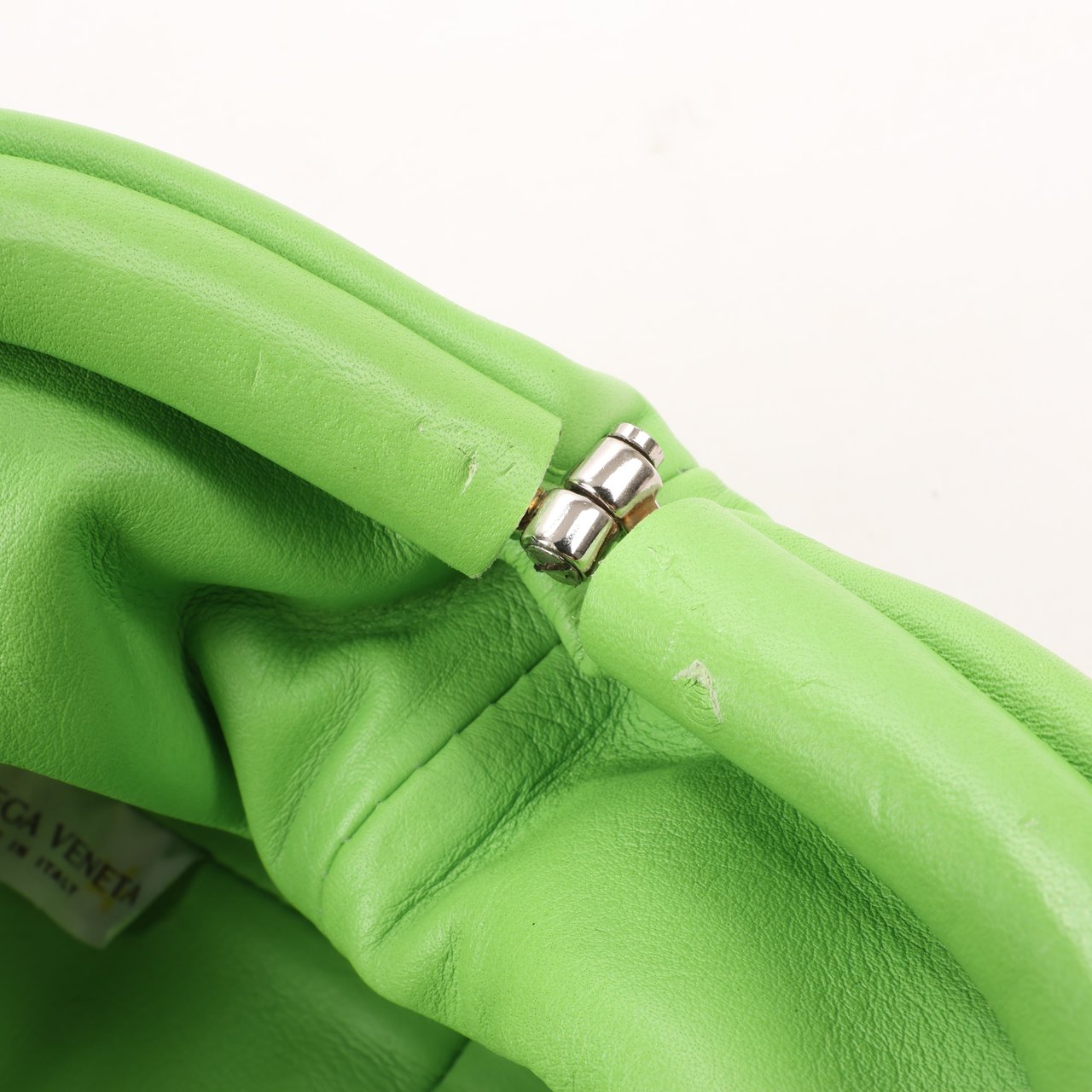 Bottega Veneta Bottega Veneta Mini The Pouch Leather Crossbody bag in Acid Green Groen