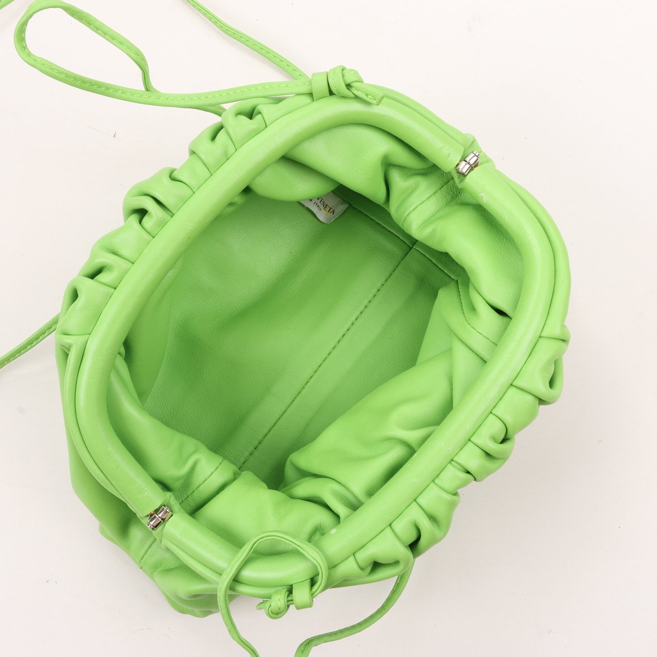 Bottega Veneta Bottega Veneta Mini The Pouch Leather Crossbody bag in Acid Green Groen