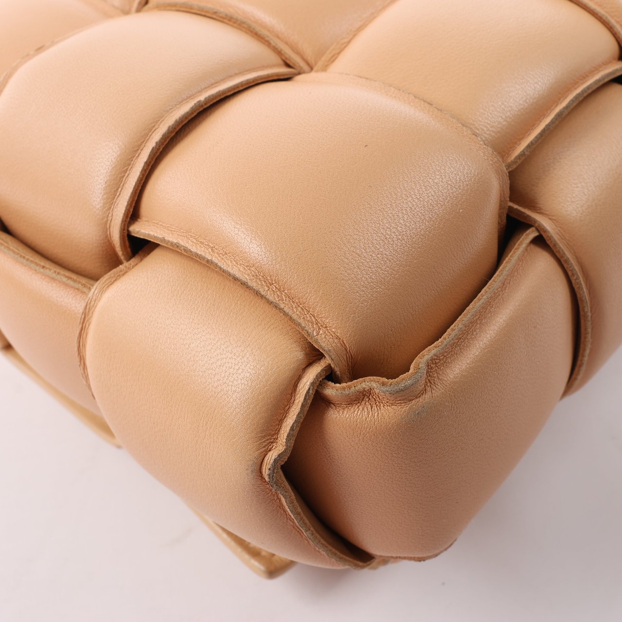 Bottega Veneta Bottega Veneta Padded Cassette Maxi Intrecciato Leather Shoulder Bag in Beige Beige