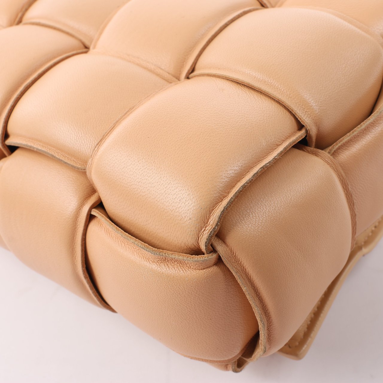 Bottega Veneta Bottega Veneta Padded Cassette Maxi Intrecciato Leather Shoulder Bag in Beige Beige