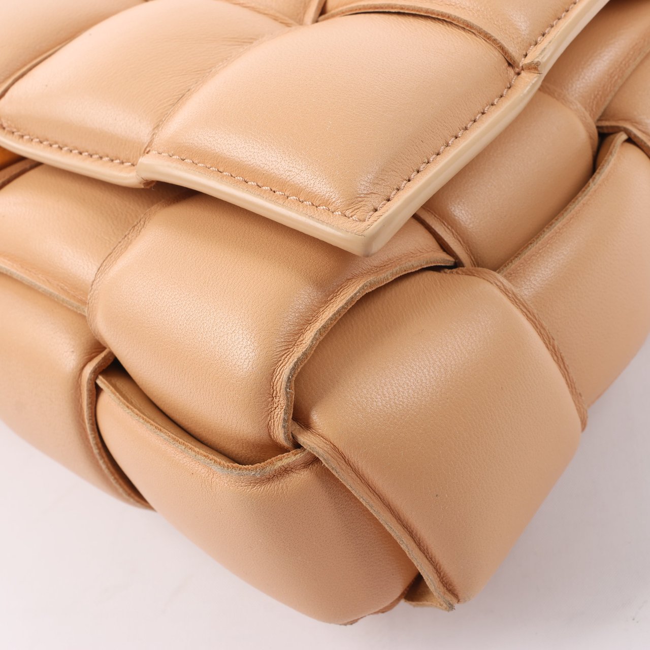 Bottega Veneta Bottega Veneta Padded Cassette Maxi Intrecciato Leather Shoulder Bag in Beige Beige