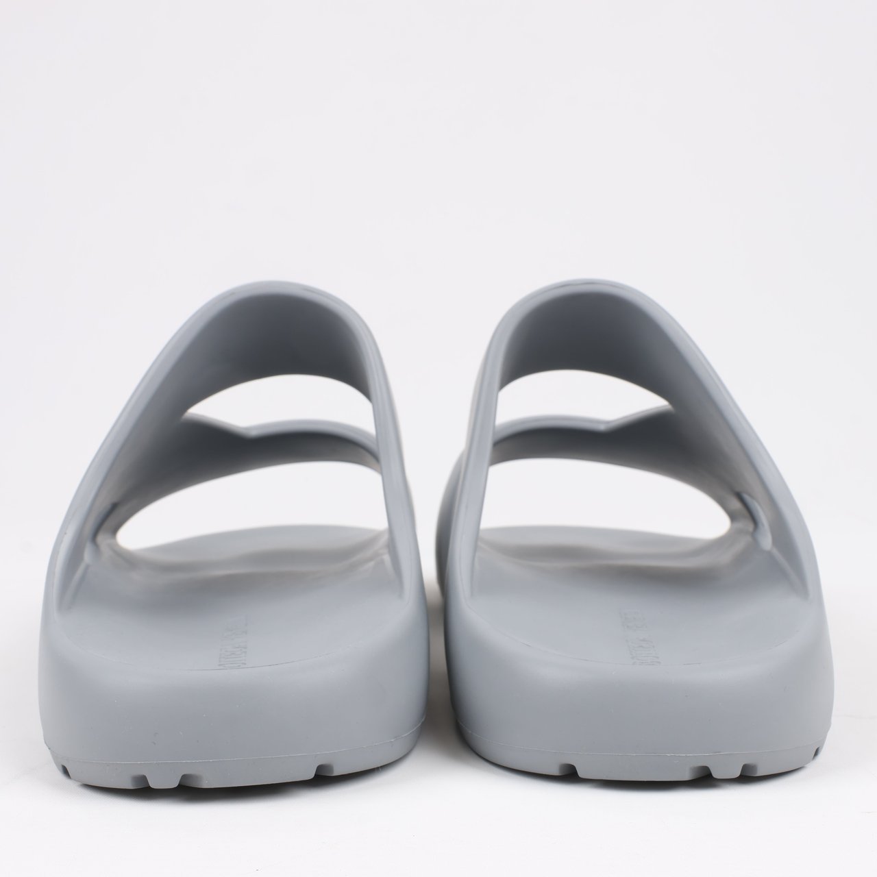 Bottega Veneta Bottega Veneta Rubber Band Sandals in Grey, Size 43 EU Grijs