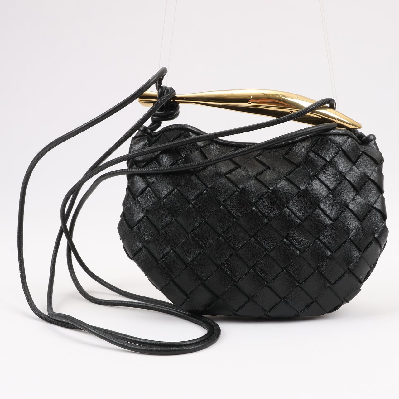 Bottega Veneta Bottega Veneta Intrecciato Sardines Leather Shoulder Bag in Black Zwart