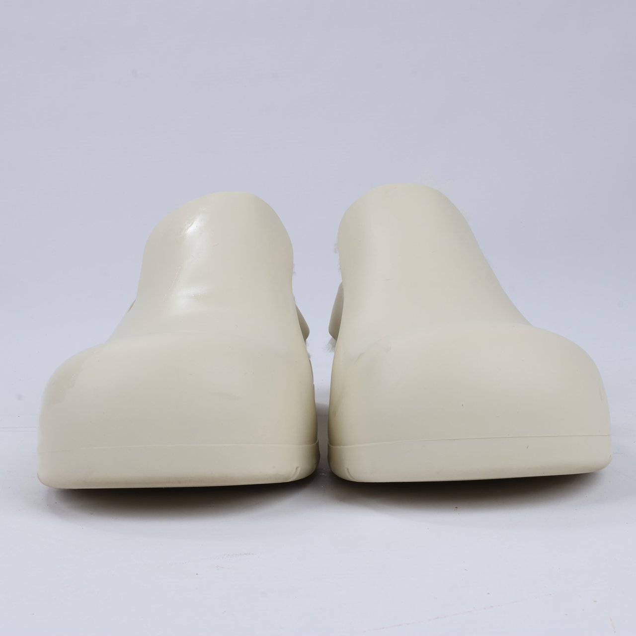 Bottega Veneta Bottega Veneta Puddle Shearling Cozy Matt Rubber Low Top Shoes in Ivory Beige