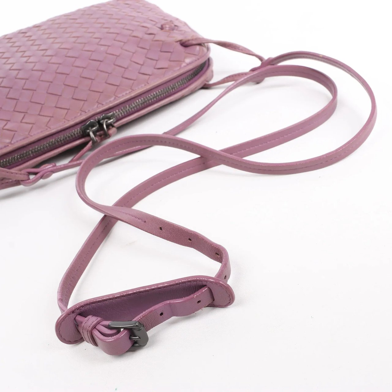 Bottega Veneta Bottega Veneta Nodini Intrecciato Leather Crossbody Bag in Purple Paars