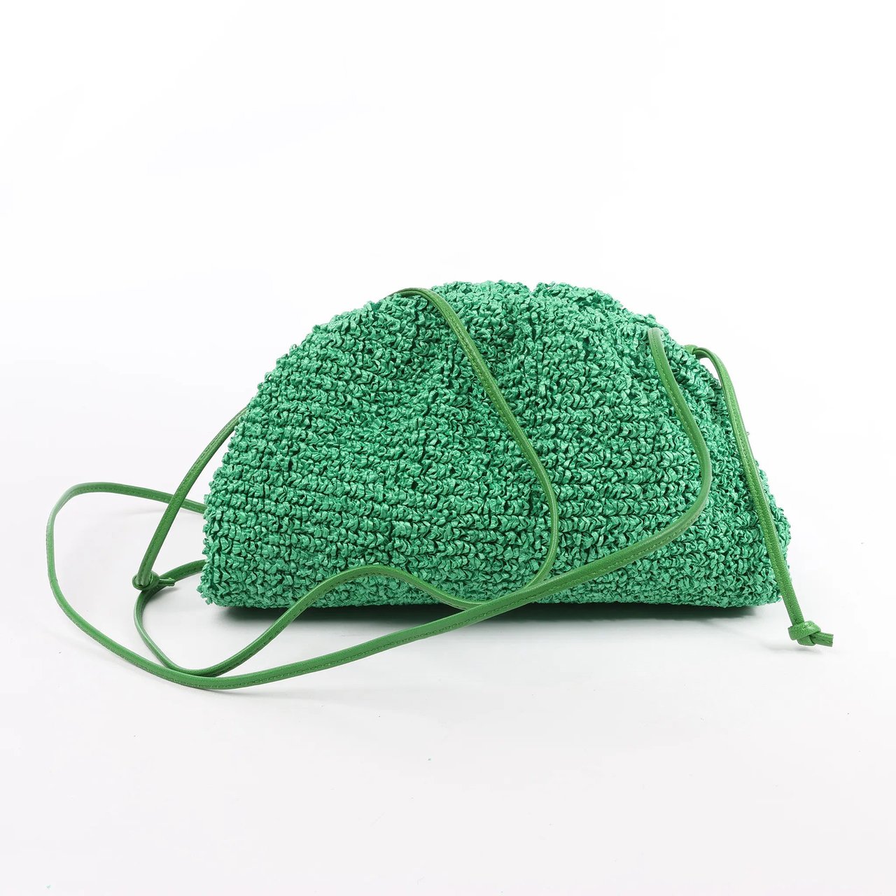 Bottega Veneta Bottega Veneta The Pouch Mini Raffia x Leather Crossbody bag in Green Groen