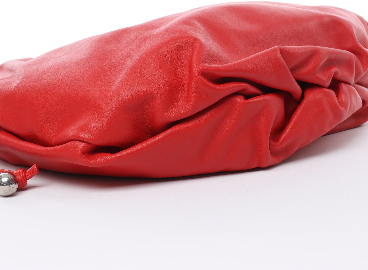 Bottega Veneta Bottega Veneta Bulb Smooth Leather Shoulder Bag in Red Rood