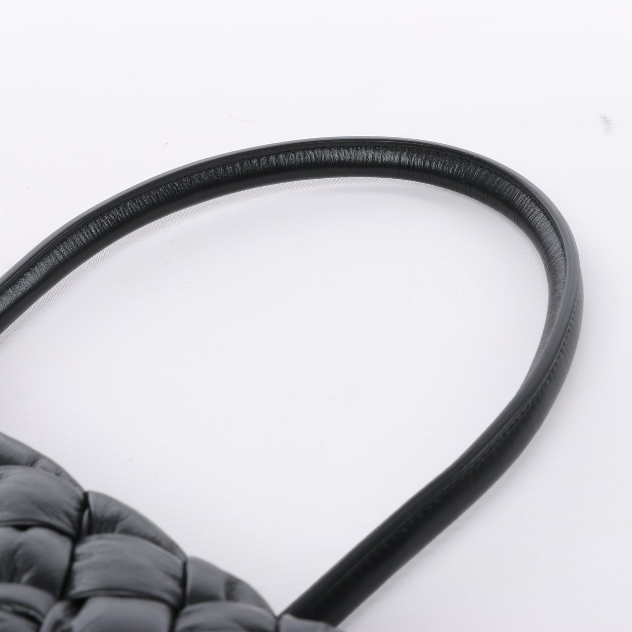 Bottega Veneta Bottega Veneta Leather Woven Rumple Desiree Shoulder Bag in Black Zwart