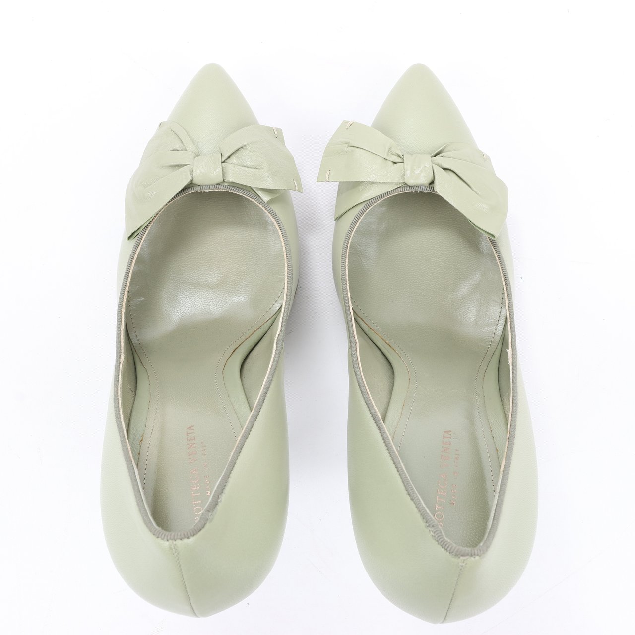 Bottega Veneta Bottega Veneta Leather Pumps Light Green Ribbon in Size 41 EU Groen