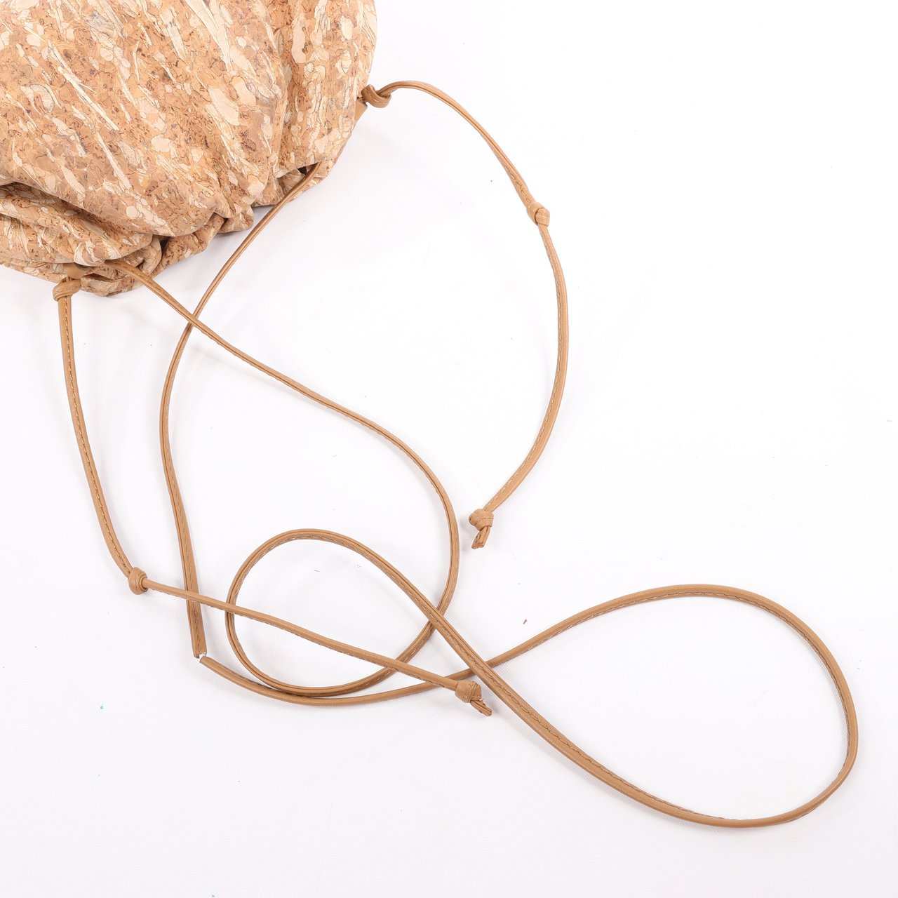 Bottega Veneta Bottega Veneta Mini The Pouch 20 Cork Crossbody bag in Beige Beige