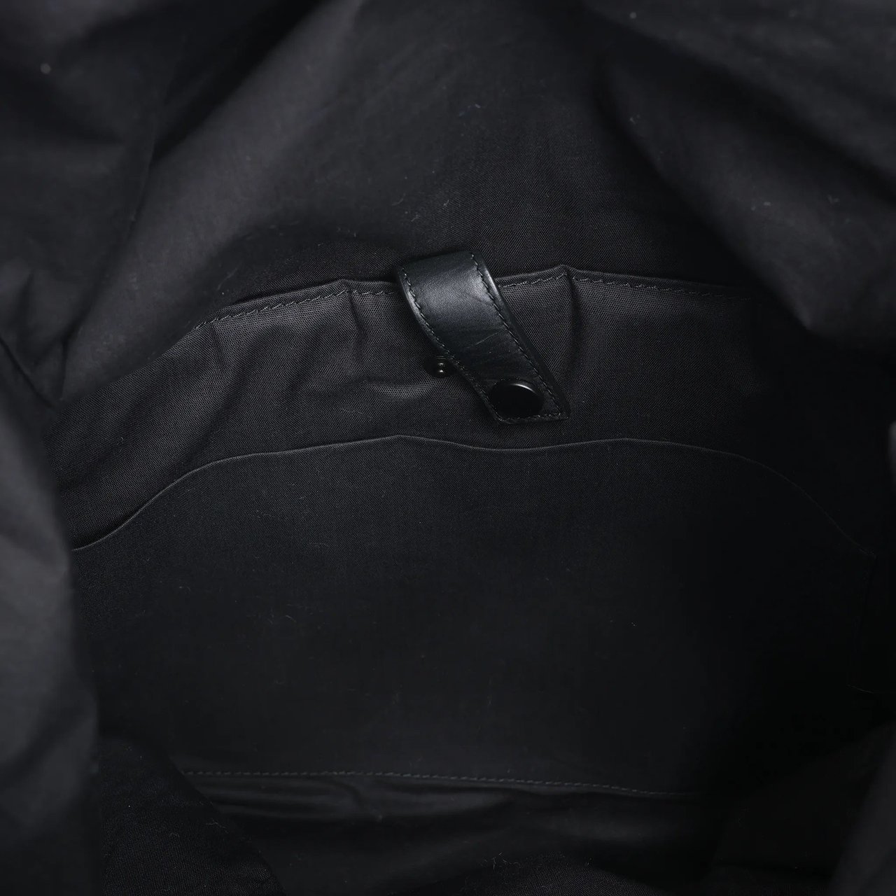 Bottega Veneta Bottega Veneta Perforated Leather Backpack in Black Zwart