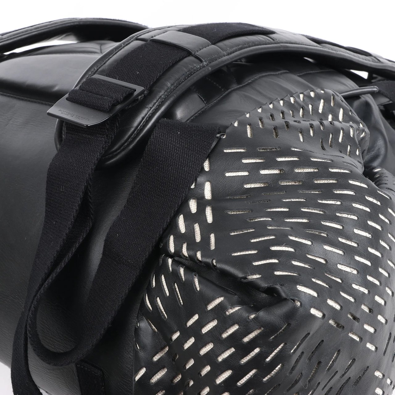 Bottega Veneta Bottega Veneta Perforated Leather Backpack in Black Zwart