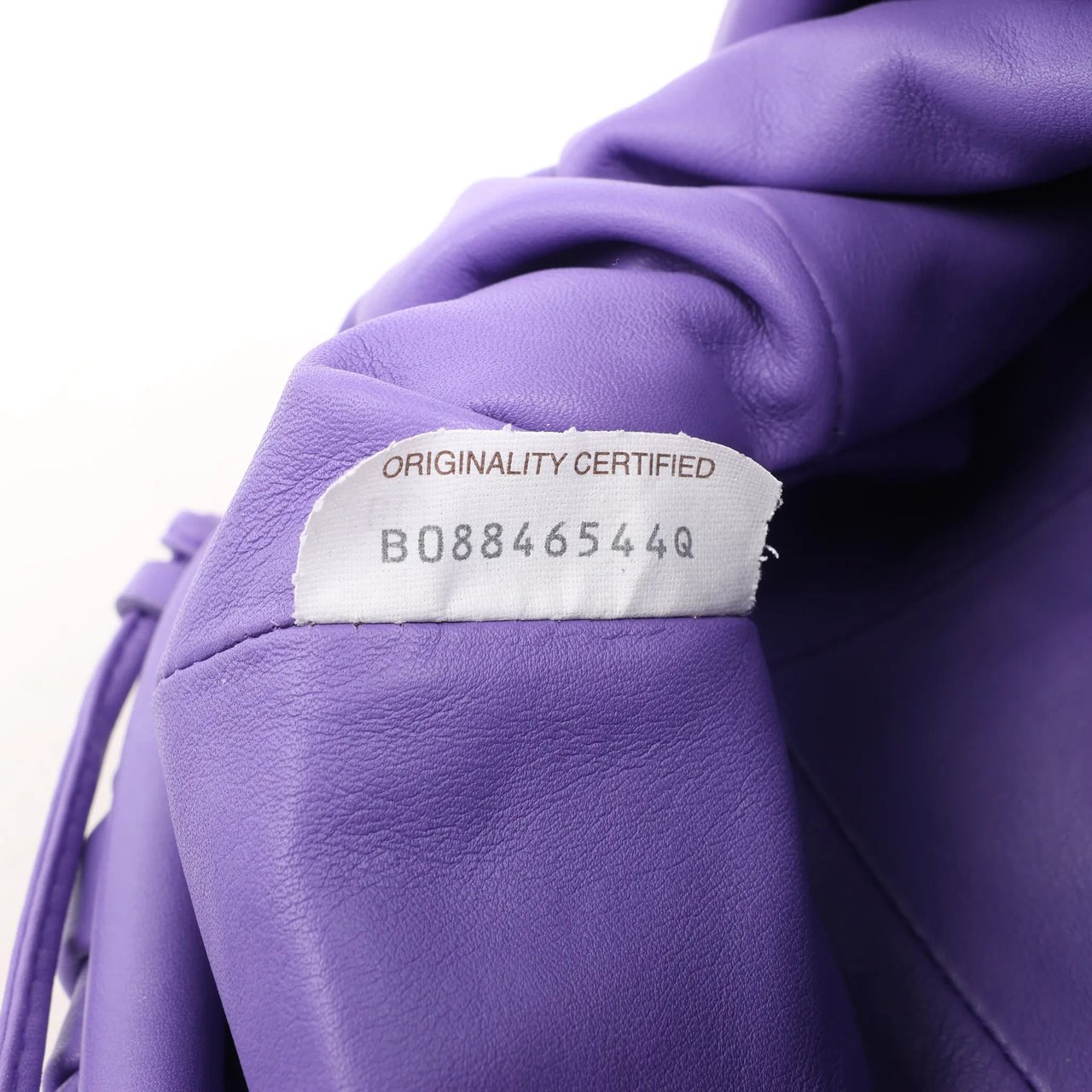 Bottega Veneta Bottega Veneta Mini The Pouch Leather Crossbody bag in Purple Paars