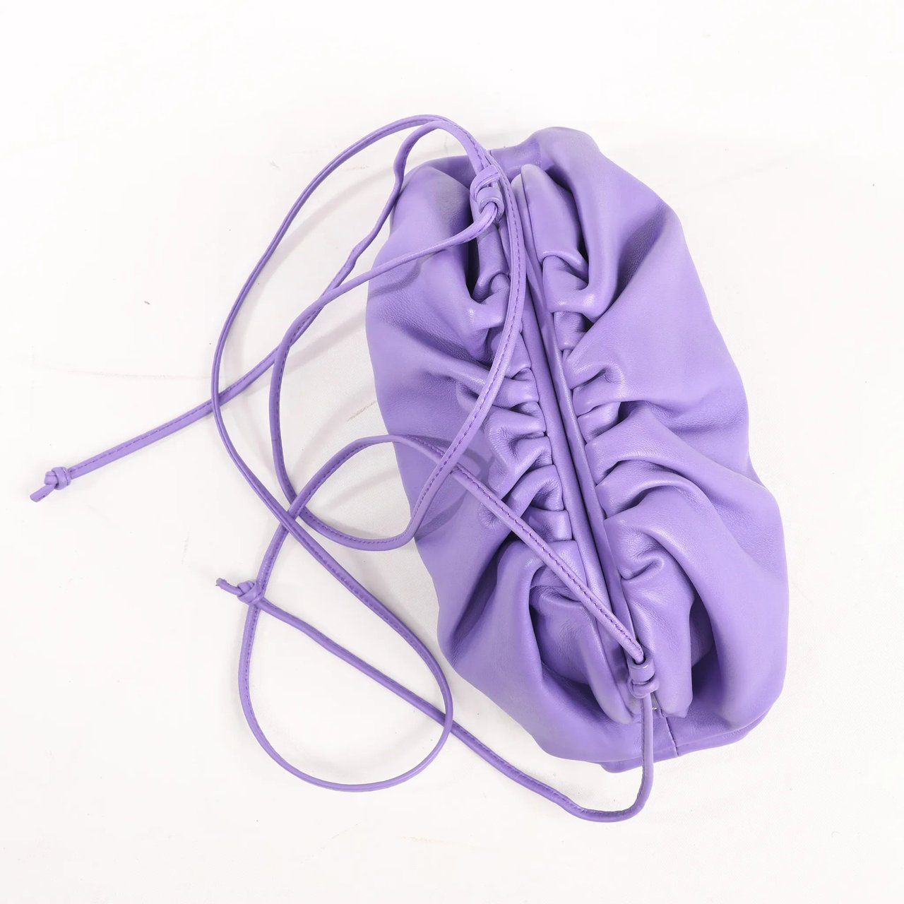 Bottega Veneta Bottega Veneta Mini The Pouch Leather Crossbody bag in Purple Paars