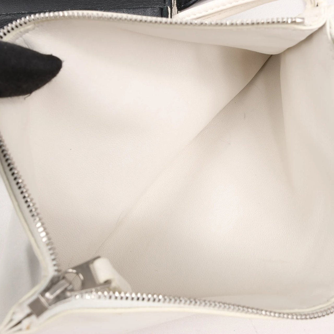 Bottega Veneta Bottega Veneta The Arco Maxi Intrecciato Leather Handbag in Black Zwart