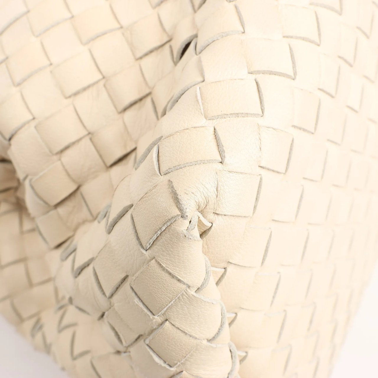 Bottega Veneta Bottega Veneta Intrecciato Roma Leather Handbag in Beige 171265 Beige