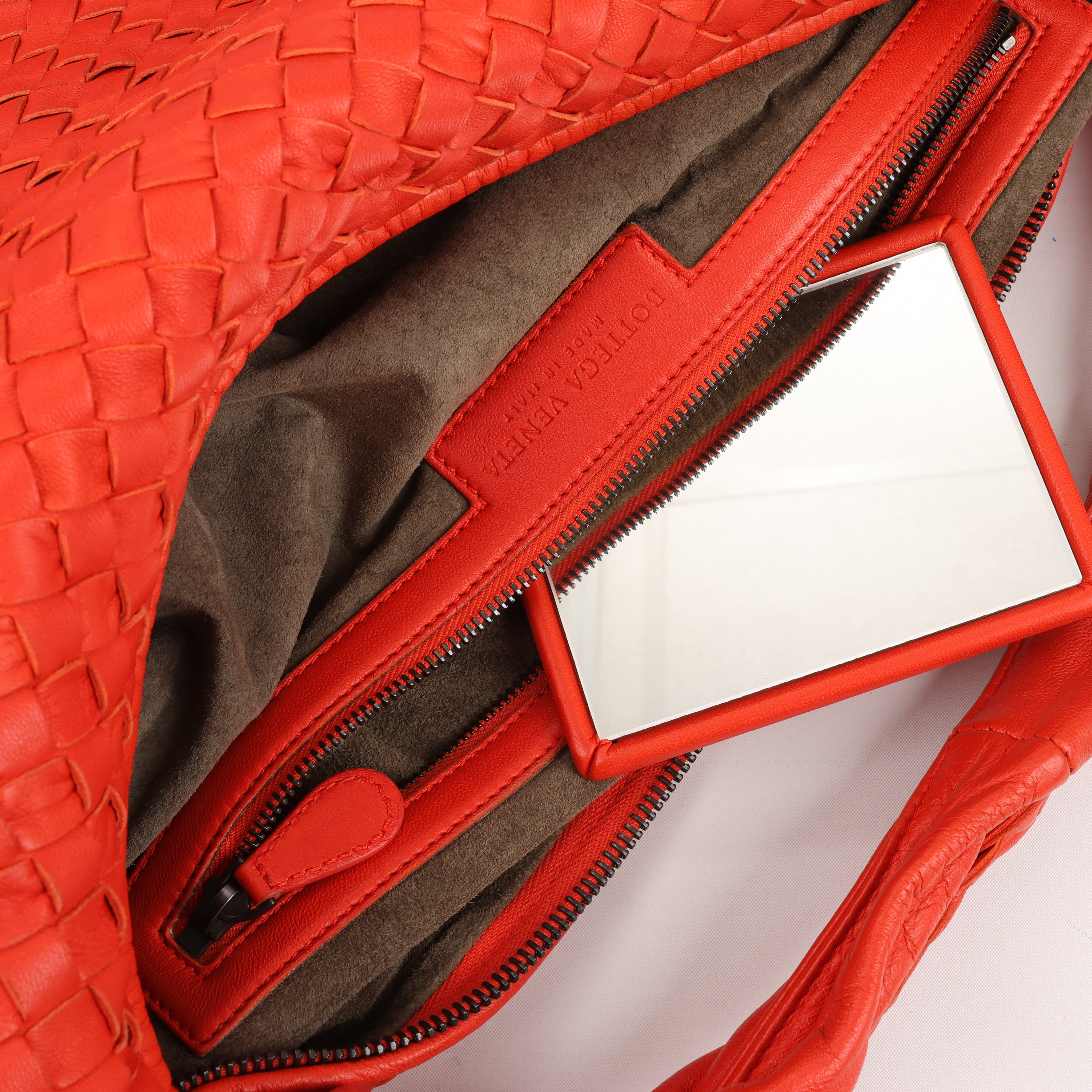 Bottega Veneta Bottega Veneta Intrecciato Hobo Leather Shoulder Bag in Red Rood