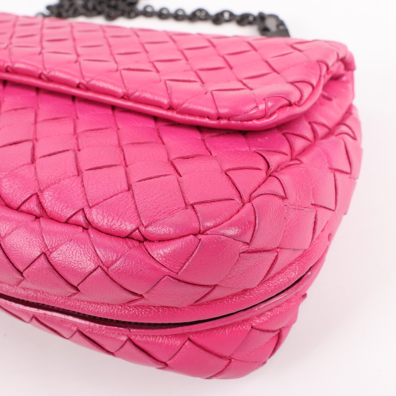 Bottega Veneta BOTTEGA VENETA Intrecciato Leather Chain Shoulder Bag in Hot Pink Roze