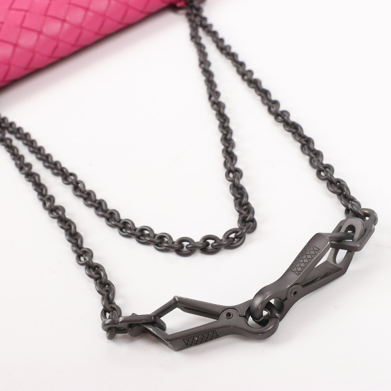 Bottega Veneta BOTTEGA VENETA Intrecciato Leather Chain Shoulder Bag in Hot Pink Roze