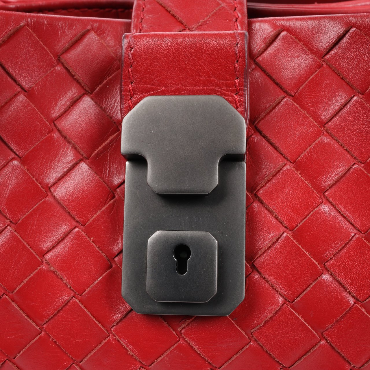 Bottega Veneta Bottega Veneta Intrecciato Roma Leather Handbag in Red Rood