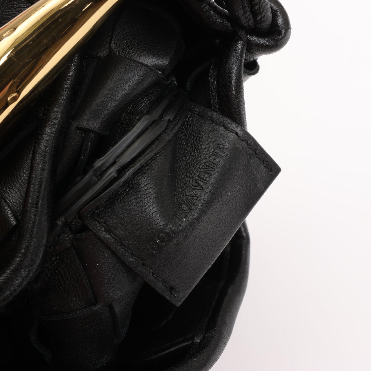 Bottega Veneta Bottega Veneta Intrecciato Sardines Leather Shoulder Bag in Black Zwart