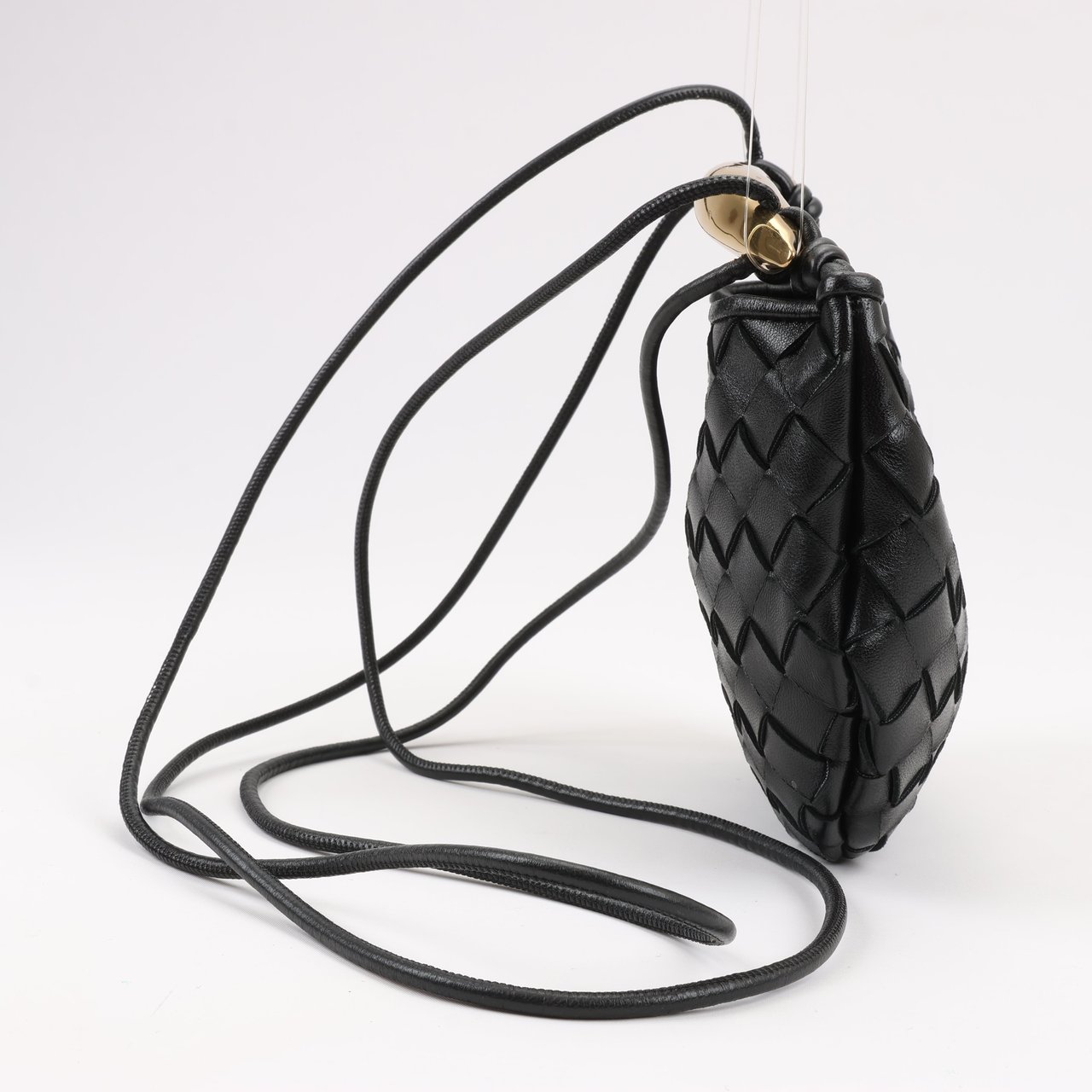 Bottega Veneta Bottega Veneta Intrecciato Sardines Leather Shoulder Bag in Black Zwart